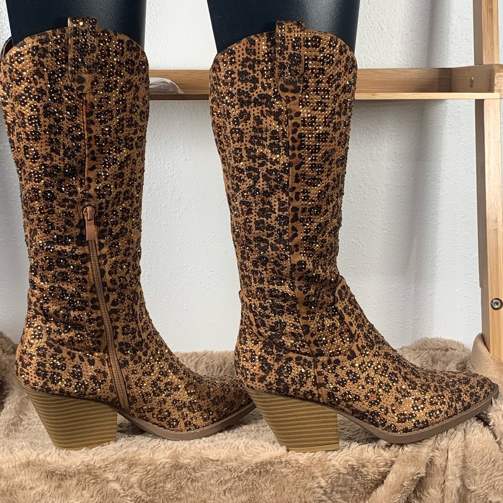 Bling Leopard Print Cowboy Boots, Size 9.